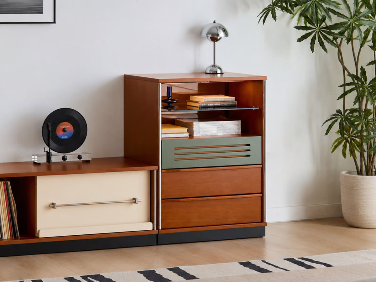Solid wood all the way through, nothing to air out